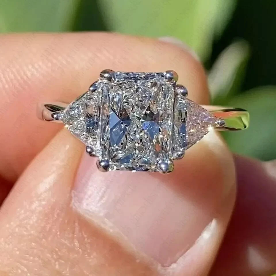 Помолвочное кольцо сияющим муассанитом 2,40 карата с покрытием из белого золота 14 карат - Изображение 2 из 4