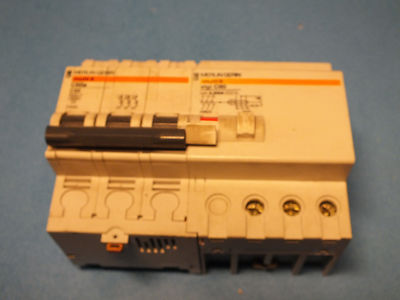 MERLIN GERIN multi9 C60a C32 3P 400V~ 23885 & multi9 vigi C60 3P 26622