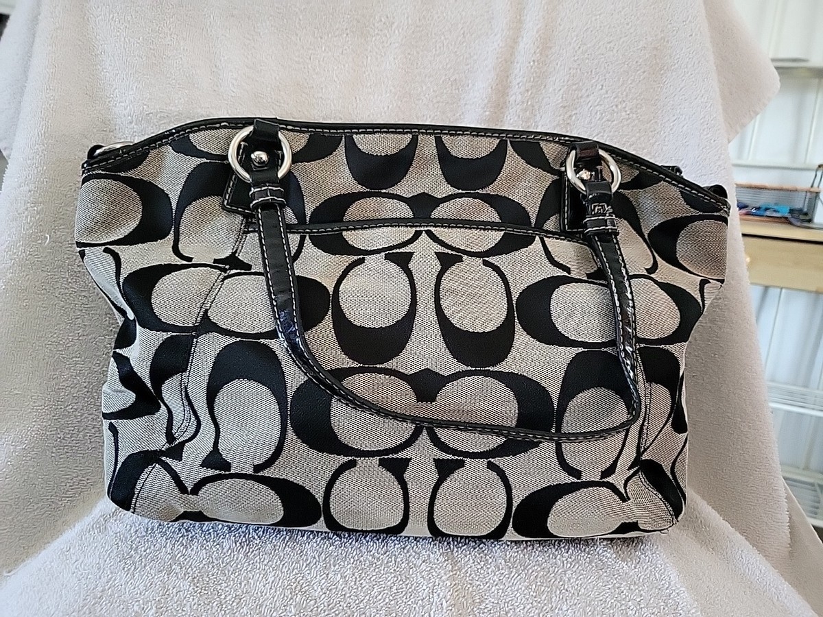 バッグ Coach Signature 2way Shoulder Bag Gray COACH's Signature 2Way Shoulder Bag Canvas Leather Black pocket
