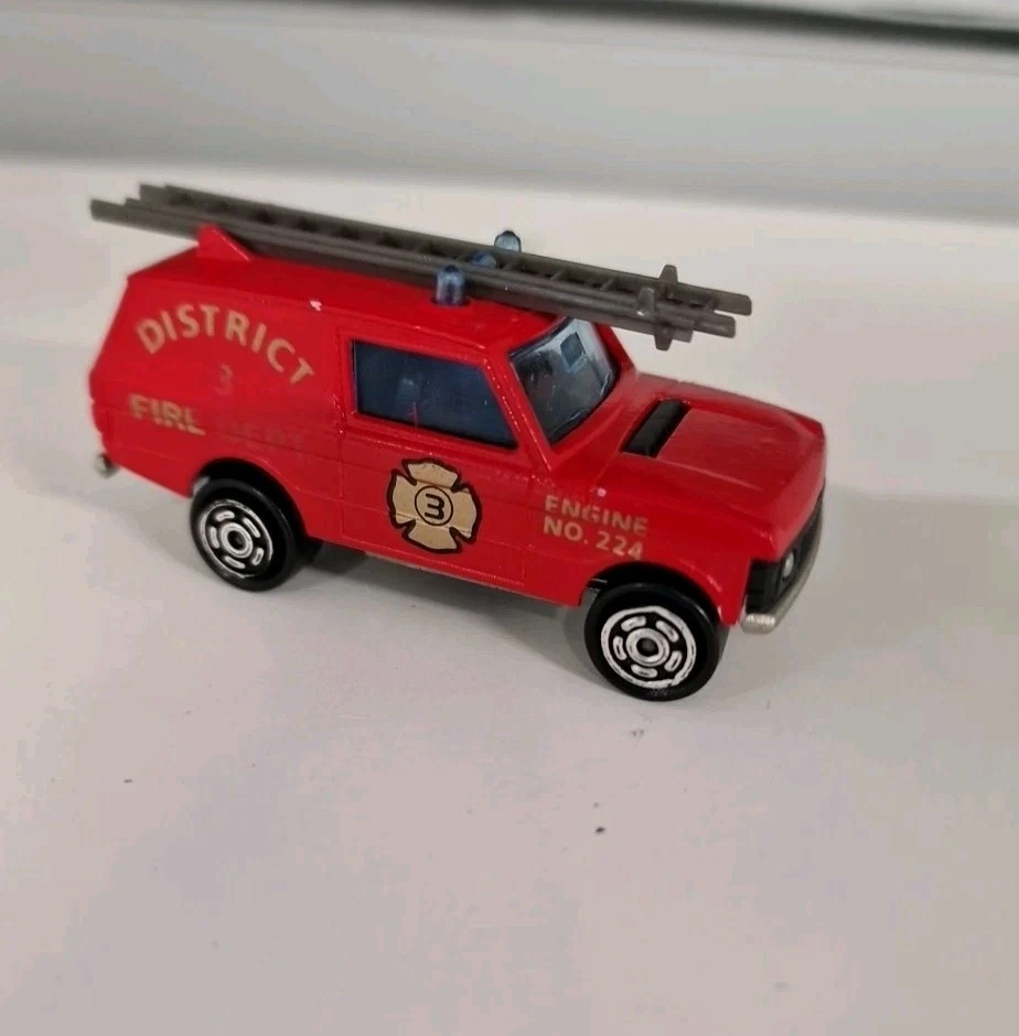 Majorette Range Rover Fire + Jeep Cherokee (both with tank trailer