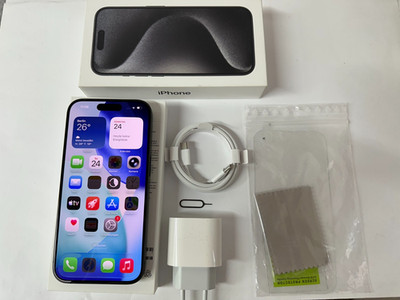 Apple iPhone 15 Pro - 128GB - Titan Schwarz (Ohne Simlock)  Akku 88%