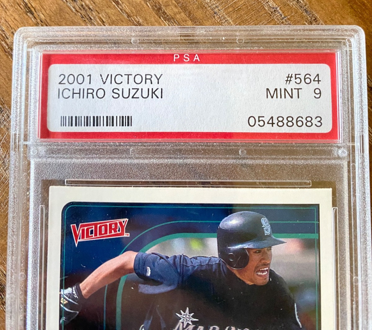 Ichiro Suzuki 2001 Upper Deck Victory Rookie Card #564 PSA 9 Mint view 3