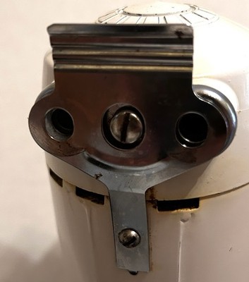 vintage Dormeyer Mixer Mix-Maid Model 7700 Replacement Beater Release Plate Only