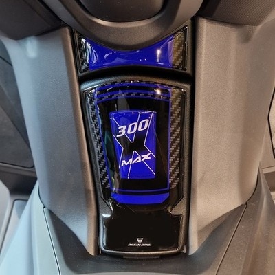 3D Aufkleber kompatibel mit Yamaha XMax 300/125 blau 2021-2026 Tankklappe