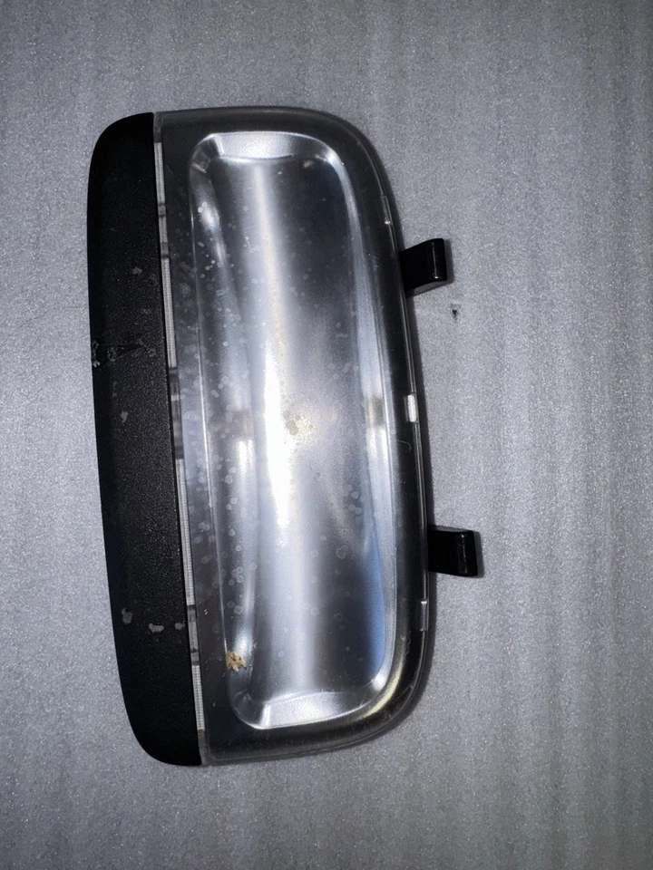 Lâmpada cúpula assento traseiro Pontiac G8 2008-2009 fabricante de equipamento original GM 92189671 - Imagem 3 de 4