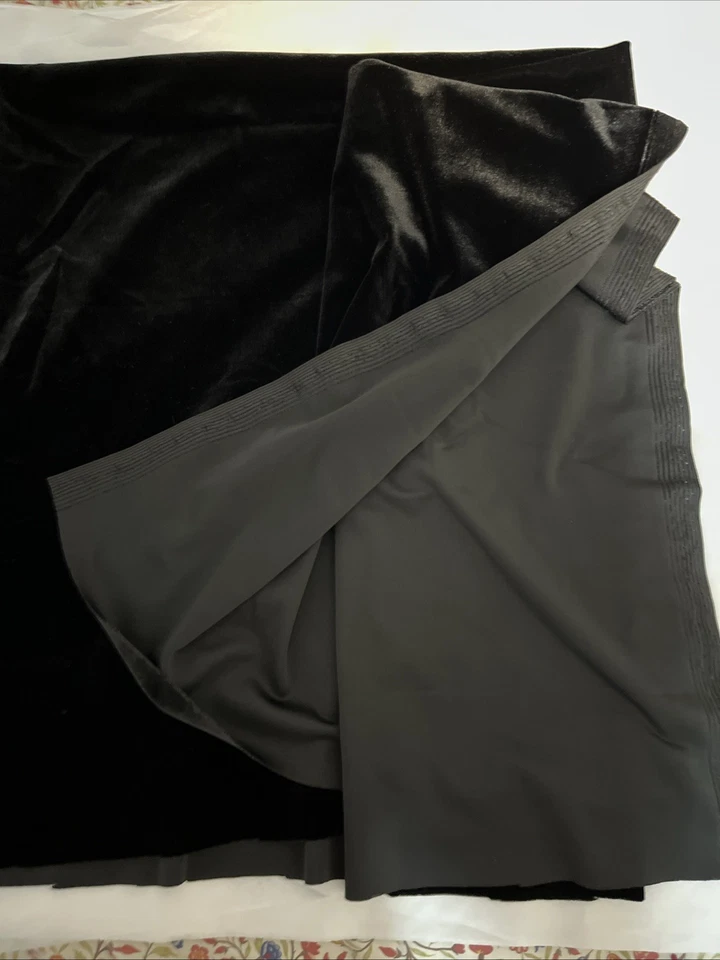 TELA TERCIOPELO ELÁSTICO DISFRACES ARTESANÍA, ROPA, TAPICES 60"W x31" L NEGRO REM Foto 3 de 4