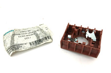 New Siemens 3SB04-CBH Push Button Operator 5-Unit Holder