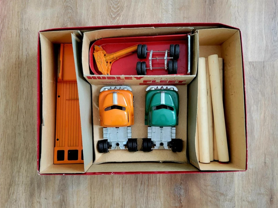 Vintage Hubley Fleet Kiddie Toys 500 Series Truck Low Boy Trailer Set with Box - Image 4 of 4