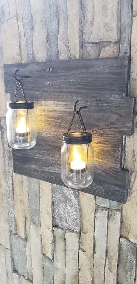 Aplique de pared doble iluminación decoración artesanal de madera reutilizada con luz de té Foto 2 de 4