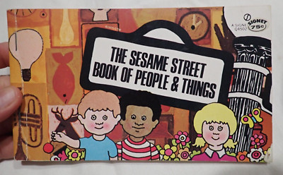 1971 Sesame Street Book of People & Things - Signet Publishing Q4502 1st Printin