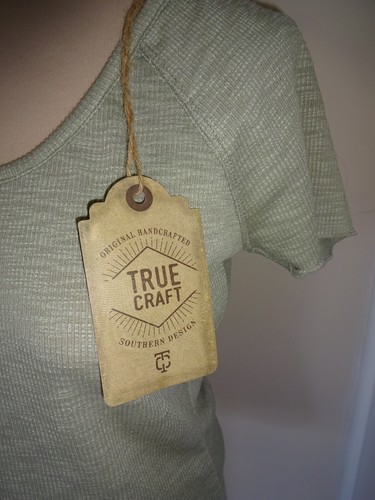 NUEVO CON ETIQUETAS Nueva Camisa Prenda para el torso verde True Craft L Mangas Cortas - Imagen 2 de 6