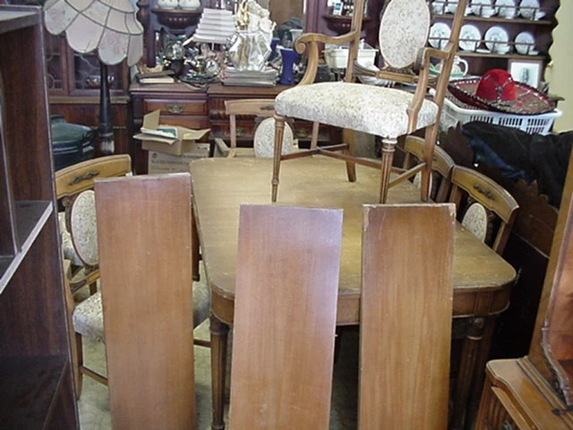 Watertown Tobogán Francés Campo Luz Caoba Comedor Conjunto De Colección Watertown WI Foto 4 de 4