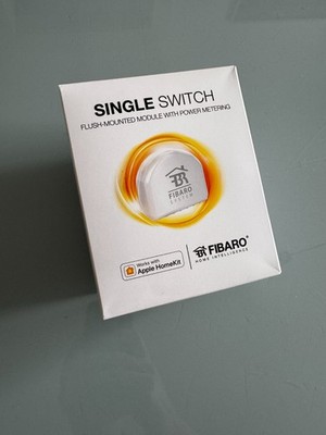 FIBARO Single Switch (HomeKit) (FGBHS-213)