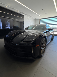 2025 Porsche Panamera 4S E-HYBRID