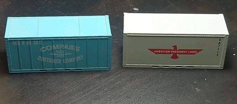 Walthers HO Scale 20' Smooth-Side Containers Lot of 2 APL & Compass Intermodal