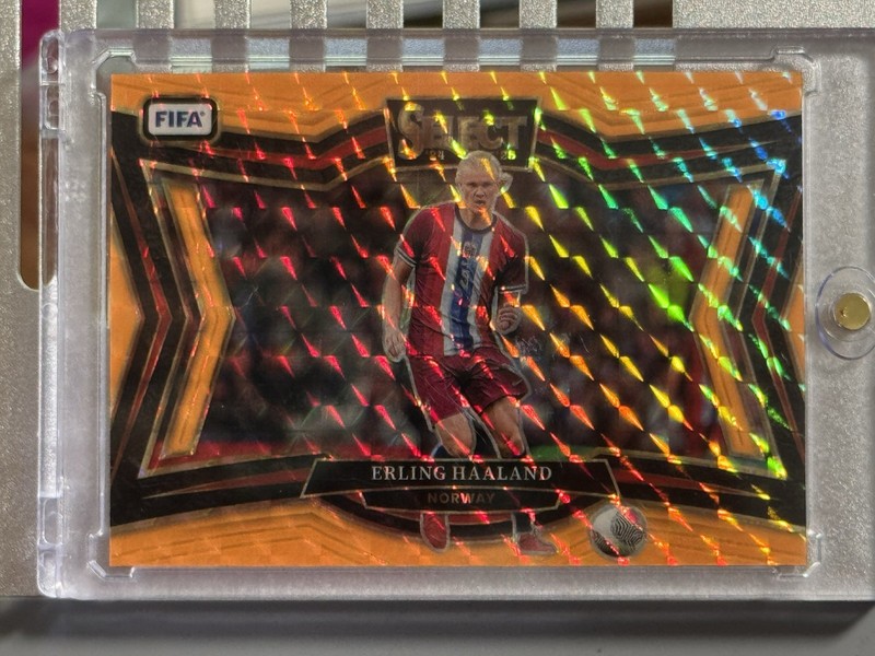 2024-25 Panini Select Erling Haaland Field Level Orange Prizm /125 #215