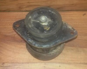 1h0199625 Motorhalterung und Getriebe (Motorhalterung)  Volkswage DE134938-60