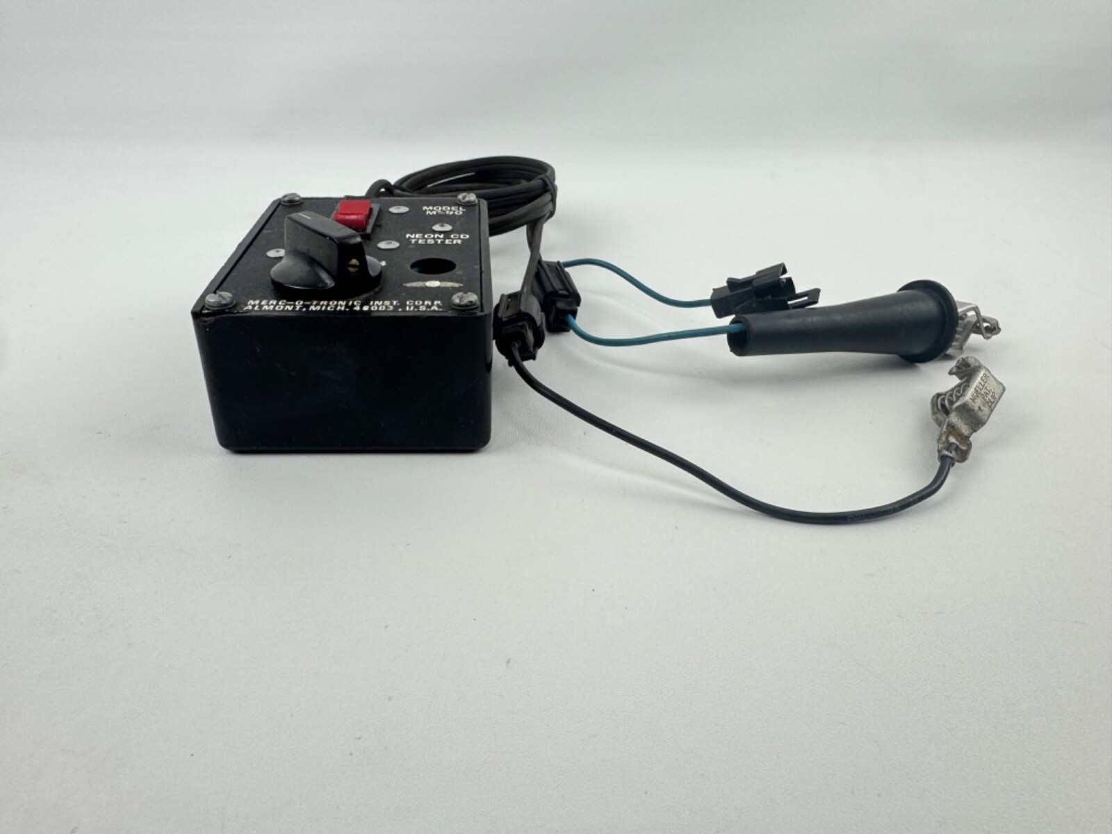VINTAGE MERC-O-TRONIC M-90 CD NEON OUTBOARD ENGINE TESTER