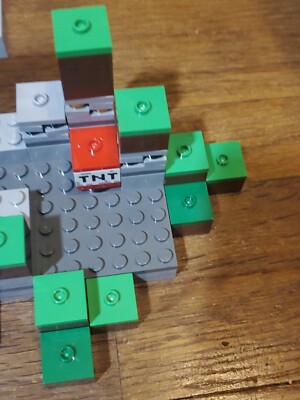 LEGO Minecraft #21113 The Cave Set Moslty Complete with Directions