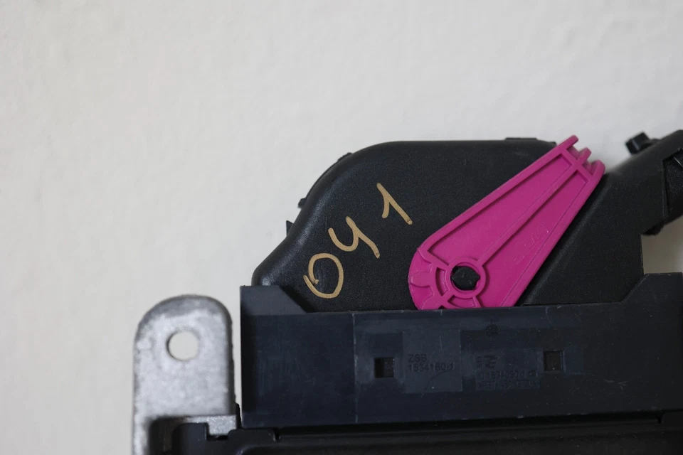 Amplificador de audio Audi A3 2008-2013 Bose p/n 8P4035223D Foto 4 de 4