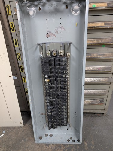 π€ͺ SIEMENS 225 AMP MAIN LUG PANELBOARD 240/120 VAC 3Γ 4W TYPE 1 G4242ML3225CU - Picture 3 of 17