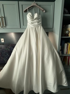 Sincerity Bridal - Sweetheart Neckline Wedding Dress (Size 6) 