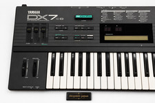 YAMAHA DX7II-D FM Synthesizer w/ Hard Case ROM Card Serviced Tested from japan