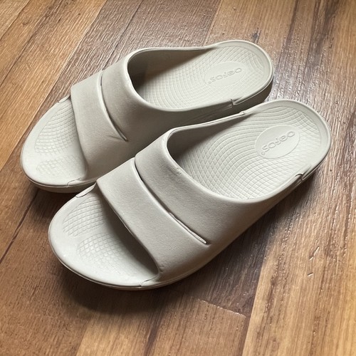 Oofos OOahh Damenschuhe Größe 9 beige bequeme orthopädische Erholungssandale
