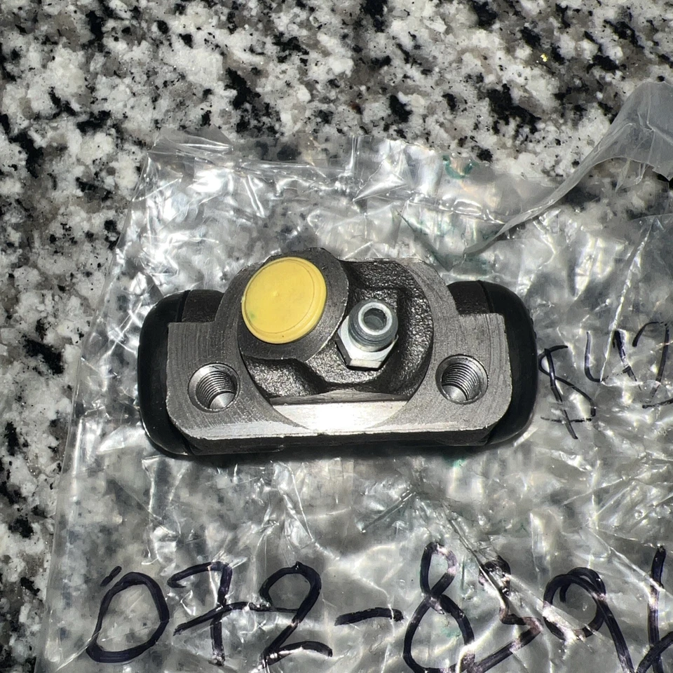 Cilindro de rueda de freno trasero izquierdo o derecho para camioneta Toyota 85-93 2,4 L 3,0 L Foto 4 de 4