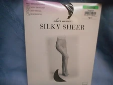 J C PENNEY PANTYHOSE CARESS SILKY SHEER CONTROL TOP SIZE  AVERAGE TAUPE