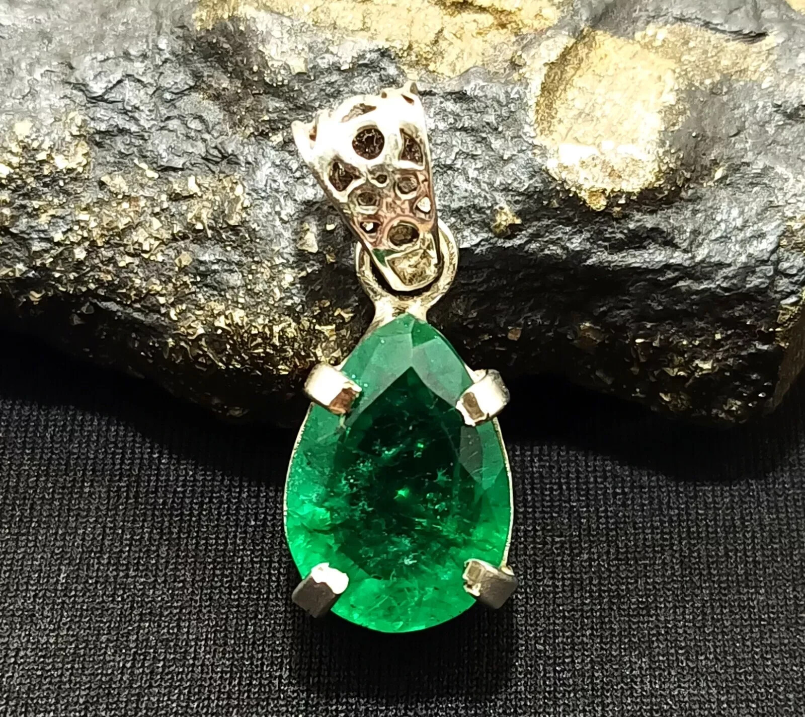 Certified 23.60 Ct Natural Emerald 925 Solid Silver  Pear Cut Pendant Gemstone