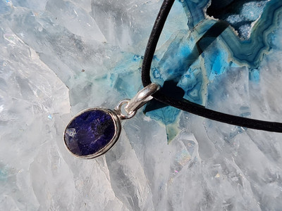 Gift Set: Sapphire Pendant in Silver plus Silver Chain (H06)