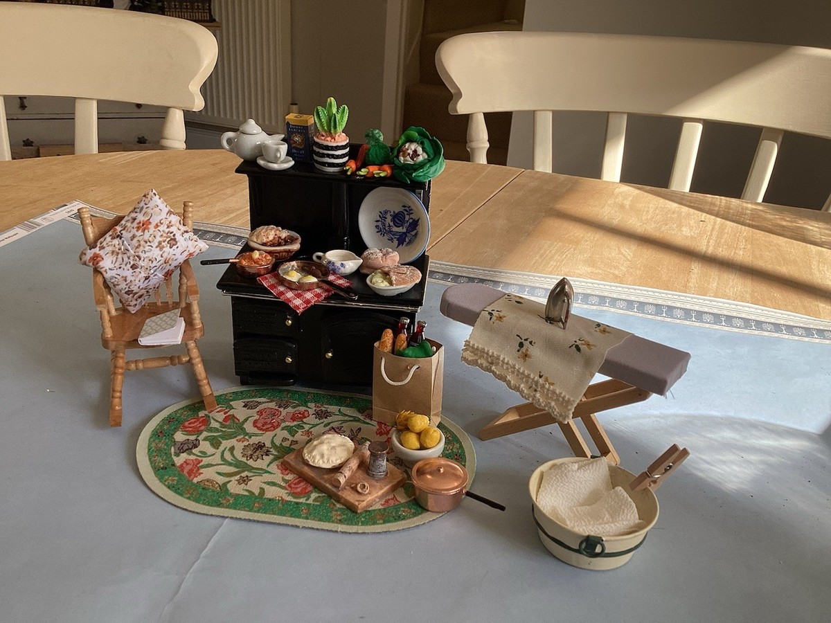 Dolls House Scale Furniture Job Lot UK