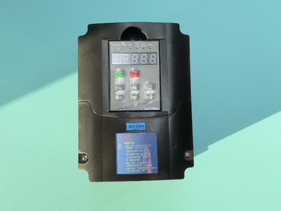   2,2 kW 380 V 3HP AC Frequenzumrichter Frequenzumrichter Wechselrichter