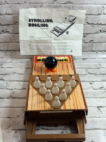 Vintage Tomy Strolling Bowling 1980 Bandai Wind Up Toy Pocket Game COMPLETE Ball