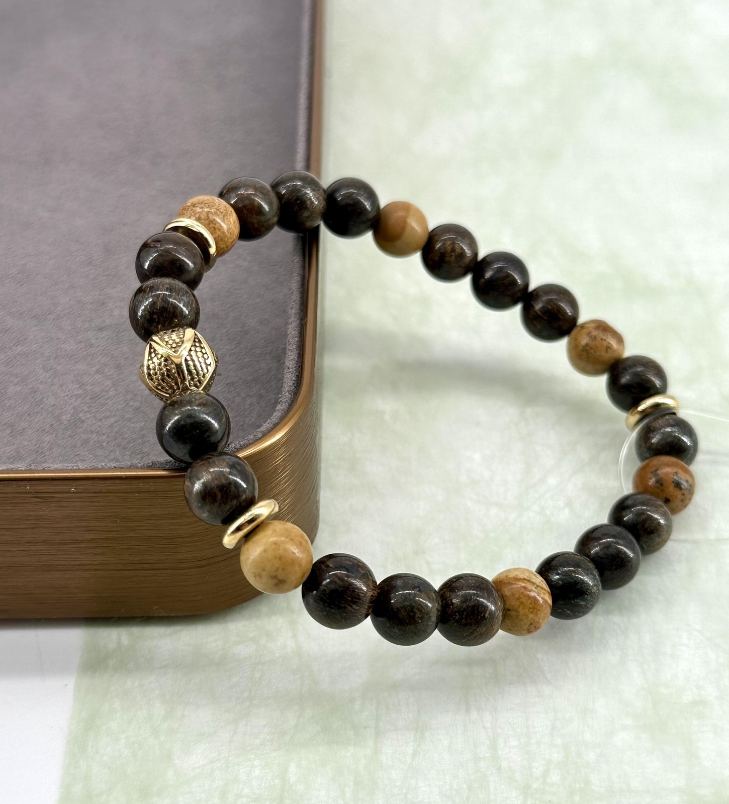 Bracelet en jaspe et bronzite BRACPI, perles de 8mm et acier doré d'exception
