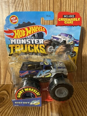 NEW Bigfoot 45 2020 4x4x4 Stunt storm With Crushable Car  Sealed
