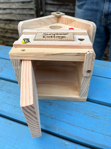 Cute Personalised Birdhouse Nest Box For Small Garden Birds - Picture 6 of 8