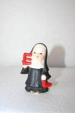 Vintage 1950's CHRISTMAS UCAGCO NUN E L Japan Pepper Shaker