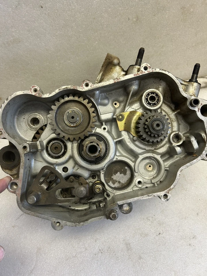 98-06 Husqvarna Husky Cr 125 estojos inferiores extremidade inferior manivela OEM vintage Wr 125 - Imagem 4 de 4