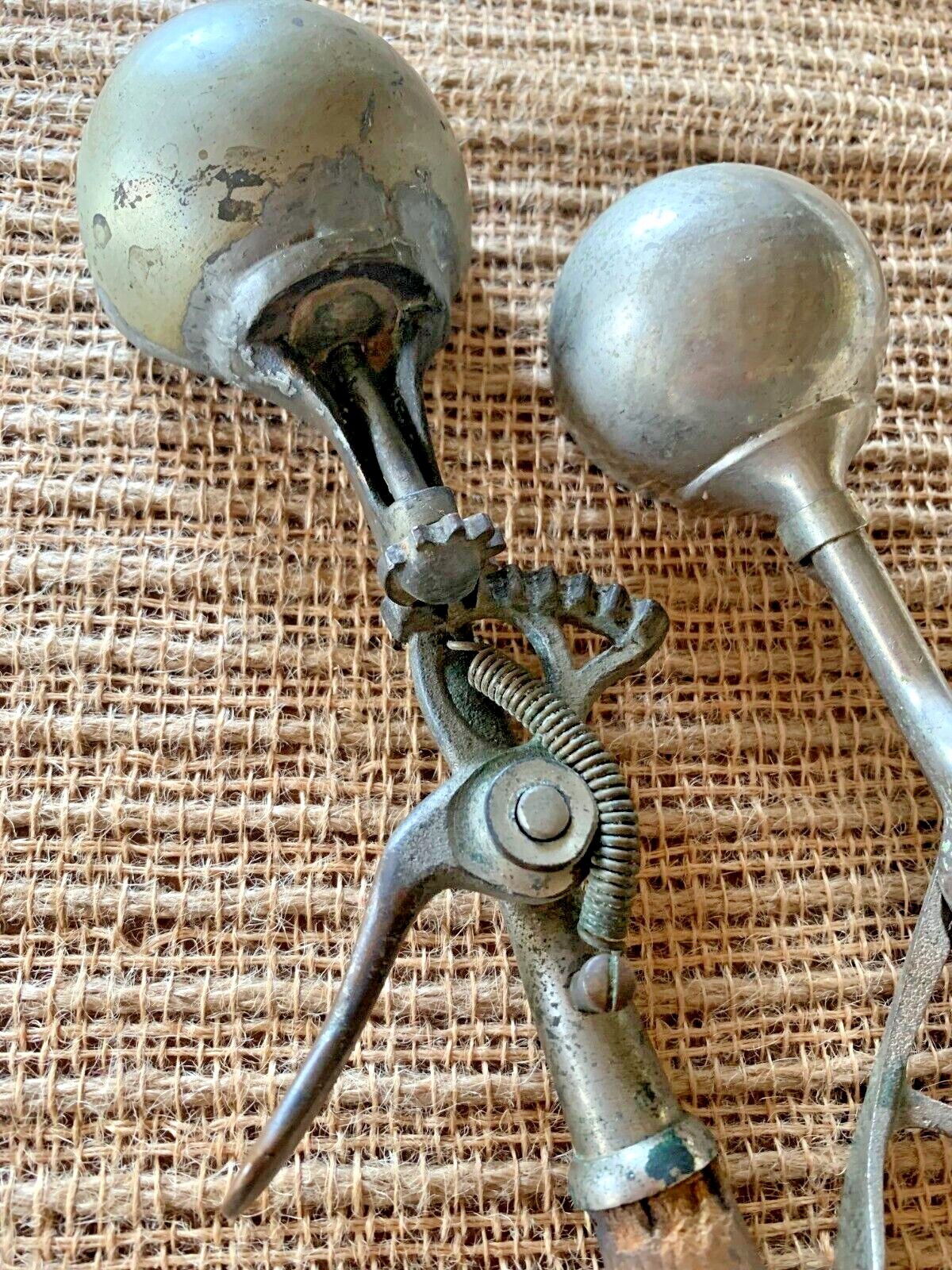 2 Vintage Ice Cream Scoops Gem Spoon Co. 16 & Gilchrist 31 / Antique