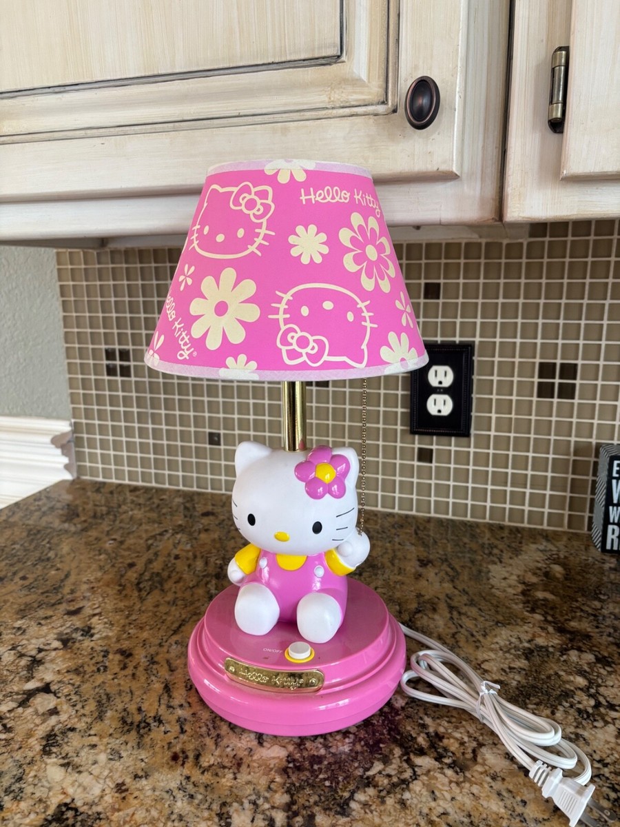 2007 Sanrio HELLO KITTY Table Lamp with Original Pink Shade KT3095