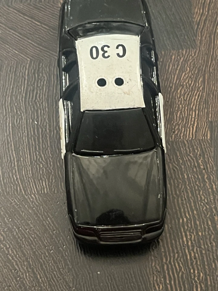 Maisto 1/64 Ford Crown Victoria Police Interceptor -  (Black Highway Patrol) - Image 2 of 4