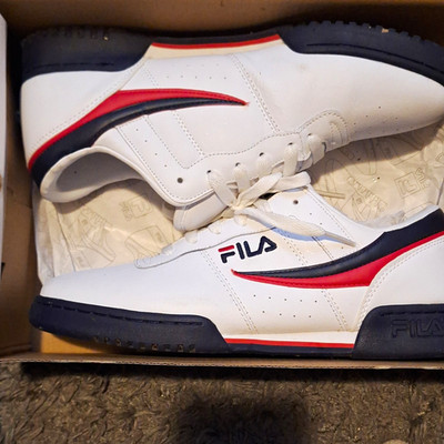 FILA Men's Low Top Lace-Up Athletic Sneakers White/Red/Blue Solid Casual
