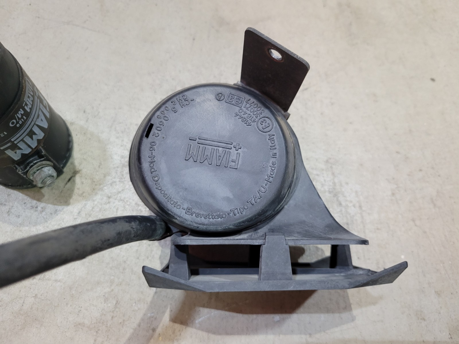 **TESTED** 1989–1991 CHRYSLER TC MASERATI FIAMM Horn OEM 41844 41840