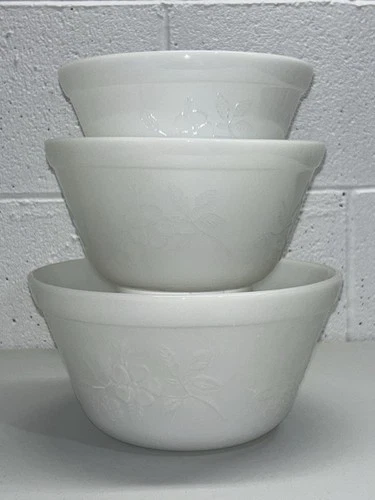 VTG Federal Glass White 'Blossom' Embossed Milk Glass Floral Bowl Set Of 3