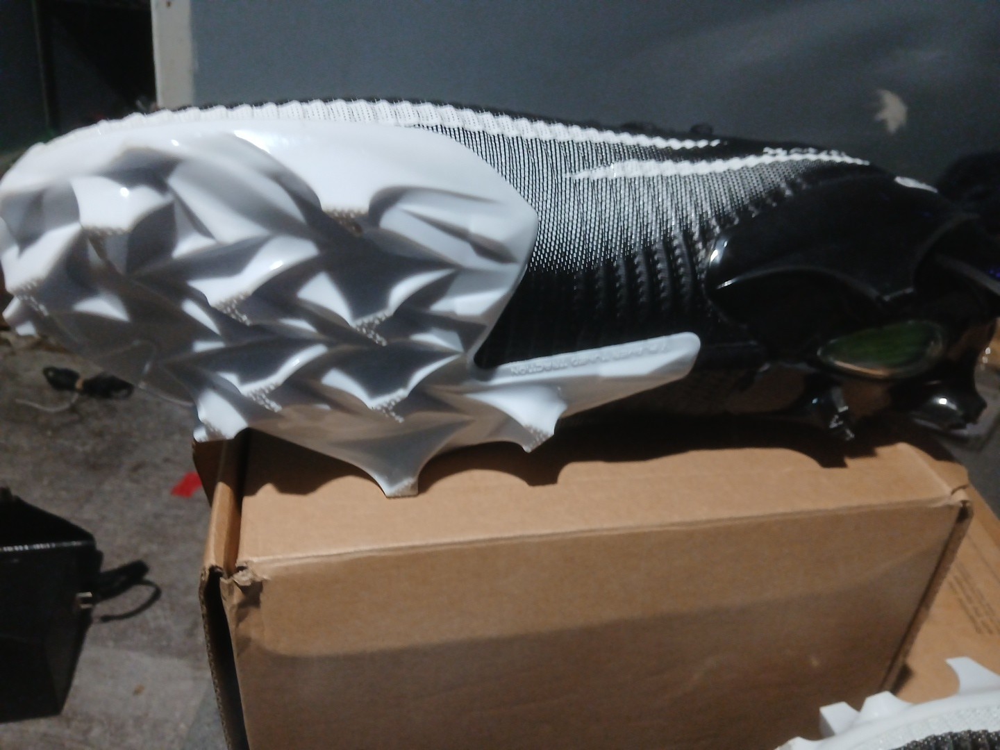 Under Armour Blur Pro Football Cleats Black/SilverGray 3028220-003 Men's size 14 thumbnail 4