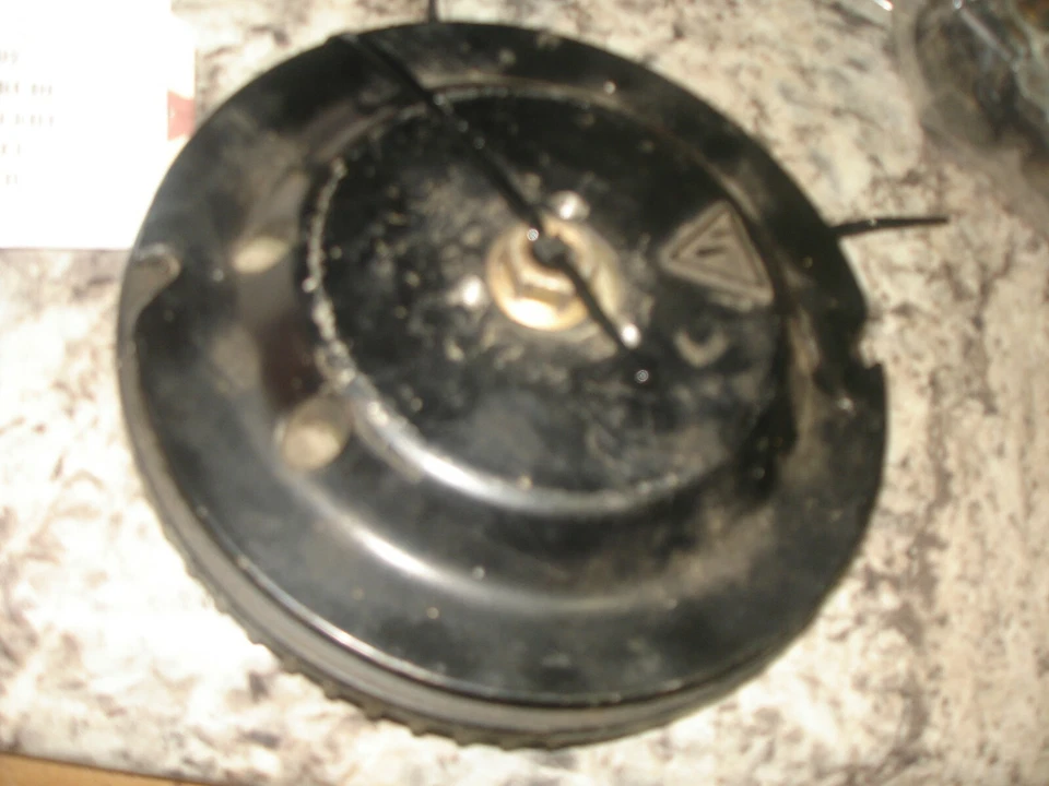 1986 Evinrude  8hp flywheel   outboard  boat motor part bin 2002 - Image 2 of 3