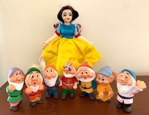 snow white and the seven dwarfs dolls