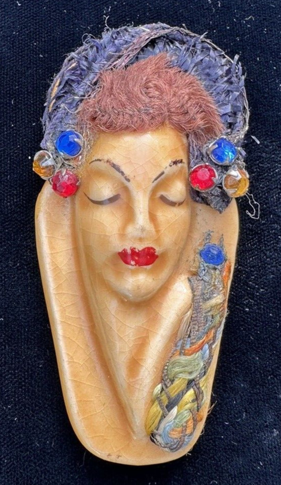 Elzac Brooch Woman Gem